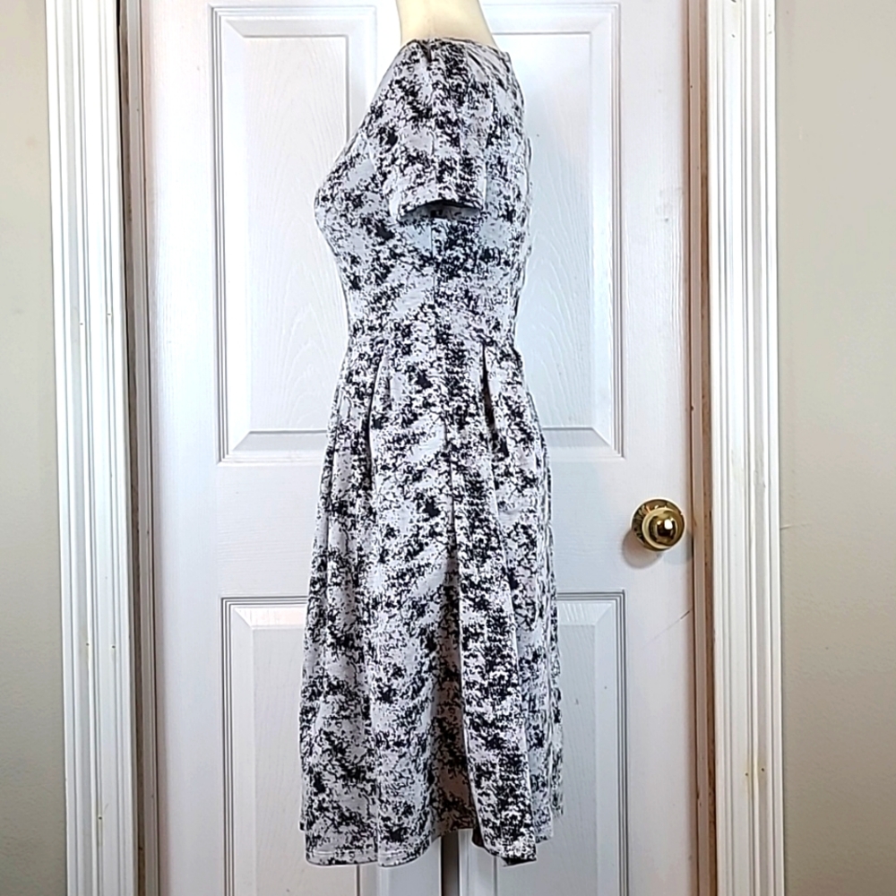 Lula Roe Amelia Dress - Picture 6 of 13